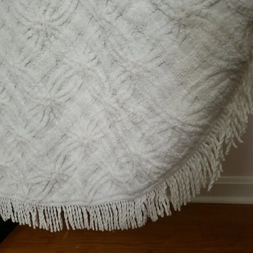 VTG Chenille Queen Size Bedspread White 100x88